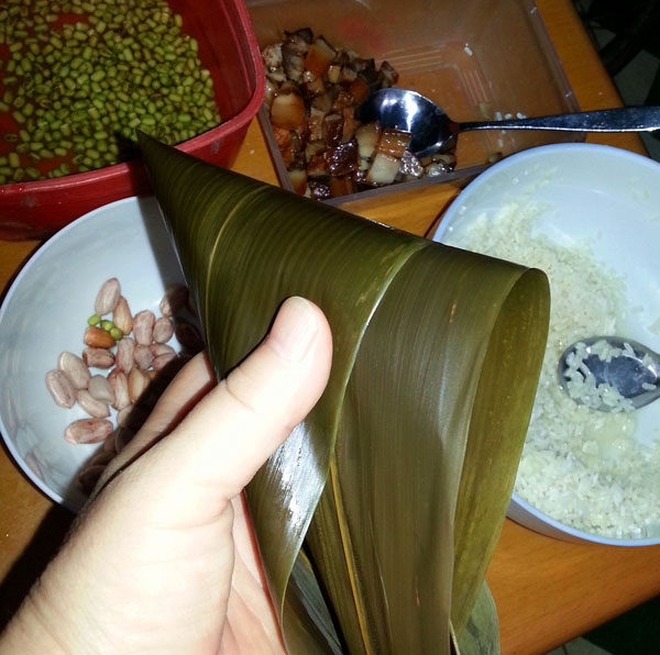 腊肉花生粽子步骤6