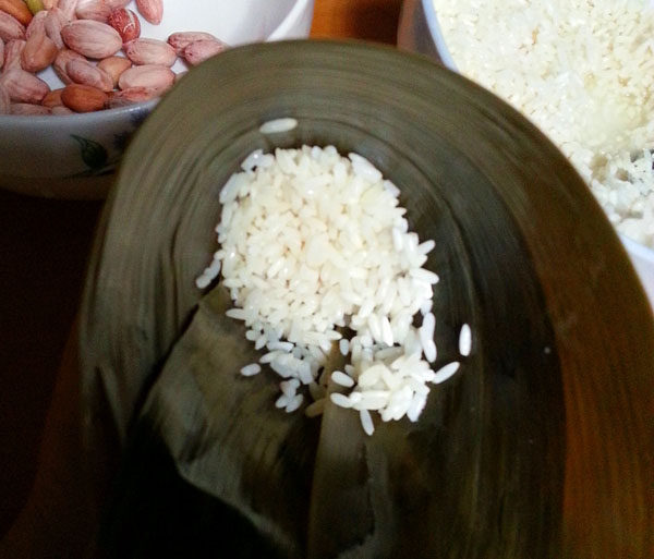 腊肉花生粽子步骤7