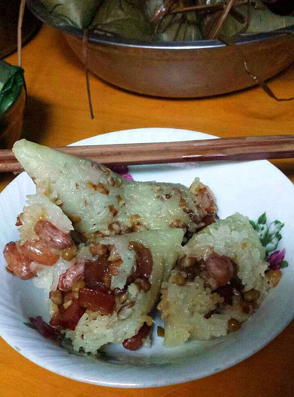 腊肉花生粽子步骤16