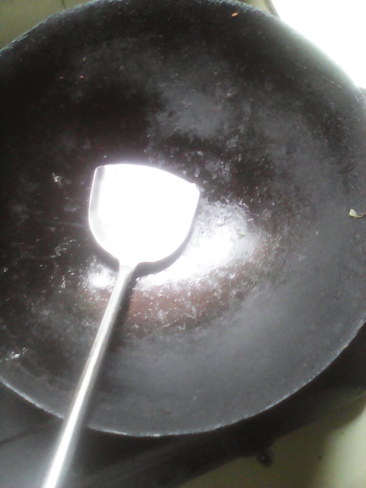 腊肉青椒火腿肠步骤1
