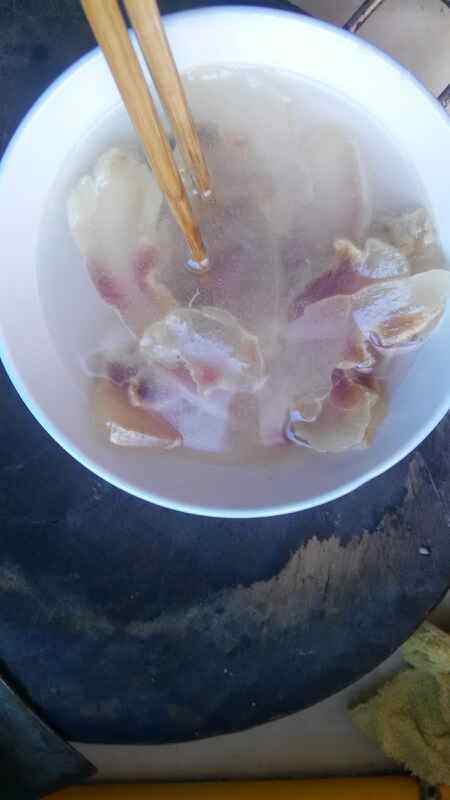 腊肉芹菜炒豆干步骤2