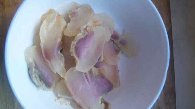 腊肉芹菜炒豆干步骤3