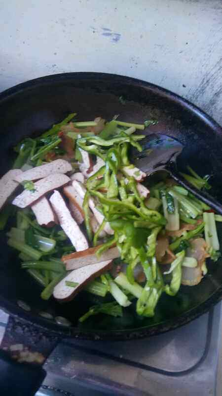 腊肉芹菜炒豆干步骤8