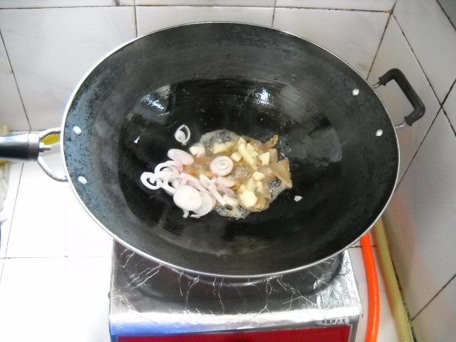 腊肉杂蔬煲步骤4