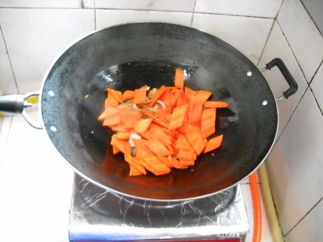 腊肉杂蔬煲步骤5