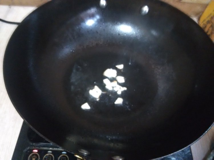 黄瓜炒腊肉步骤3