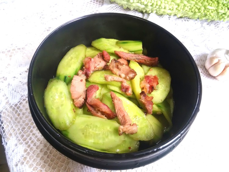 黄瓜炒腊肉步骤8