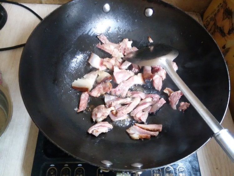 花菜炒腊肉步骤4
