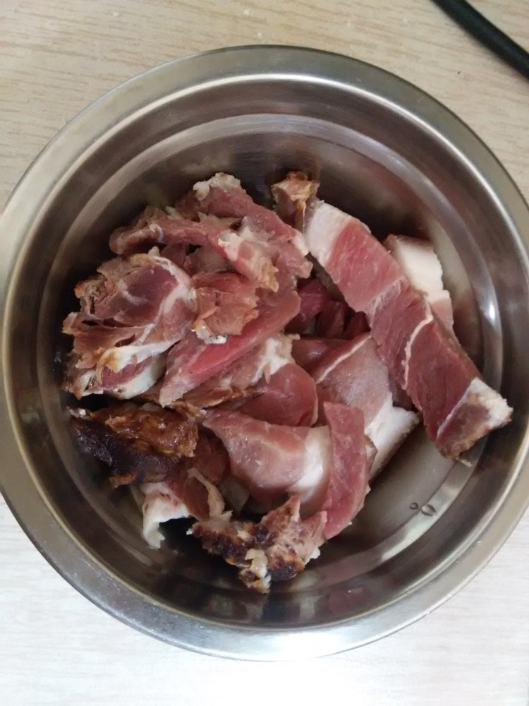 花菜炒腊肉步骤1