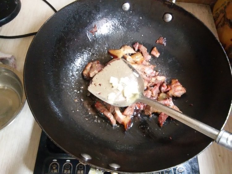 花菜炒腊肉步骤5
