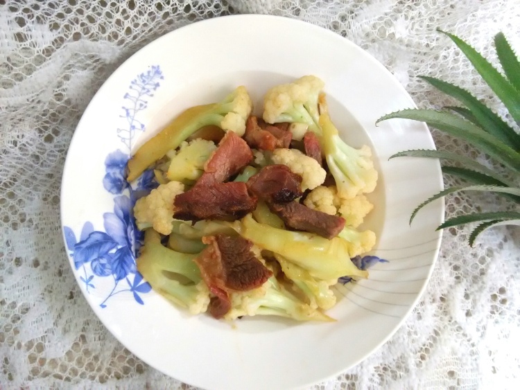 花菜炒腊肉步骤8