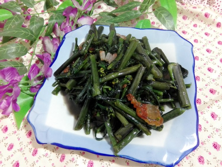 红菜薹炒腊肉步骤4