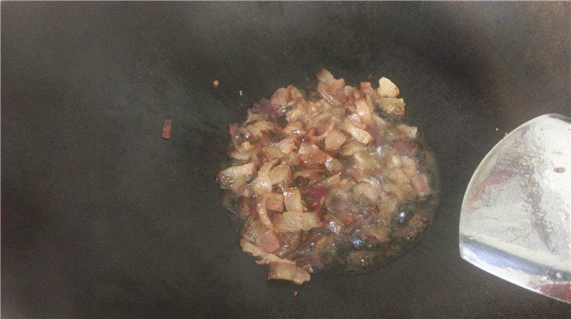 小笋炒腊肉步骤3