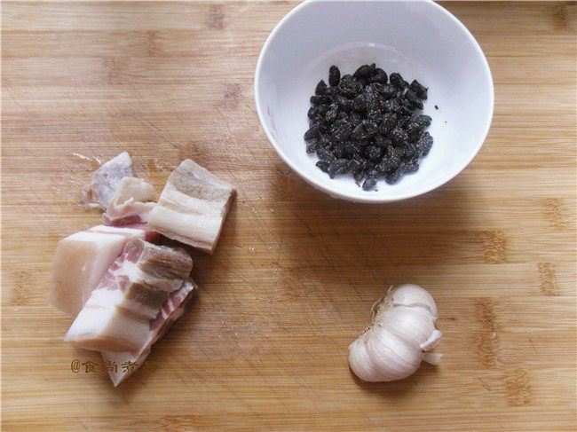 腊肉蒜蓉豉香粉条步骤2