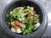 擂钵腊肉茄子步骤7