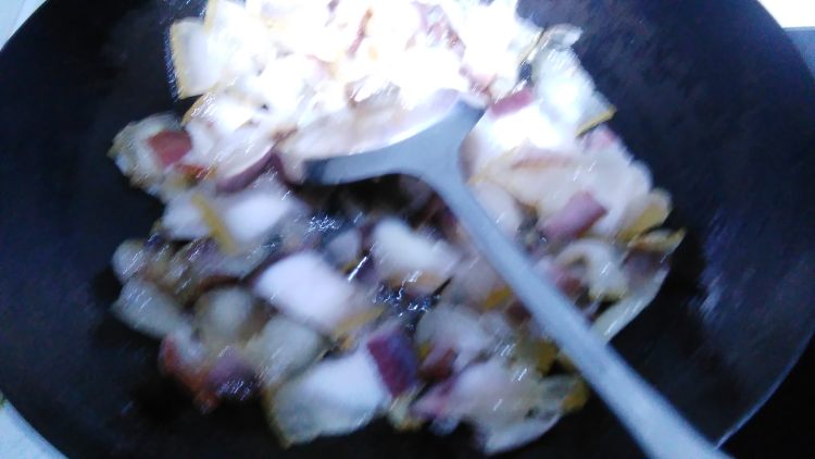豆豉大葱炒腊肉步骤5