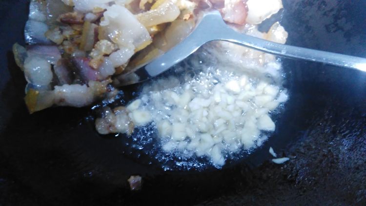 豆豉大葱炒腊肉步骤7