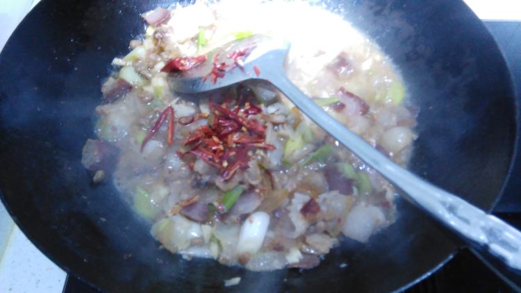 豆豉大葱炒腊肉步骤11