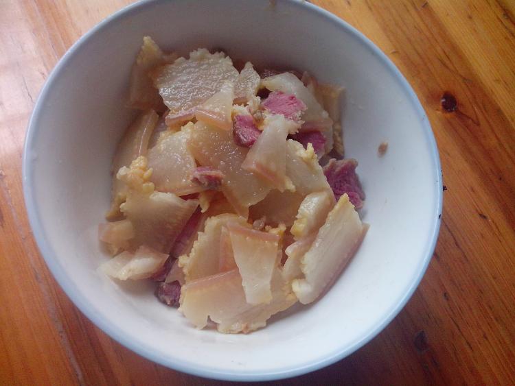 青椒蒜苔炒腊肉步骤4