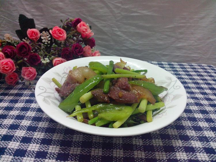 青椒蒜苔炒腊肉步骤13