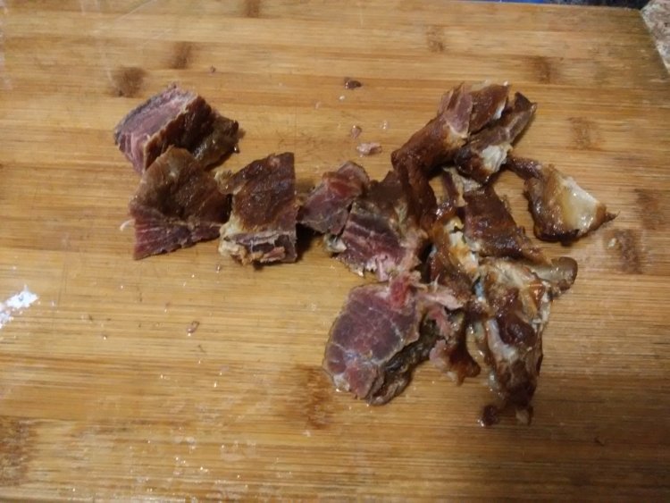 腊肉油豆腐炖粉条步骤3