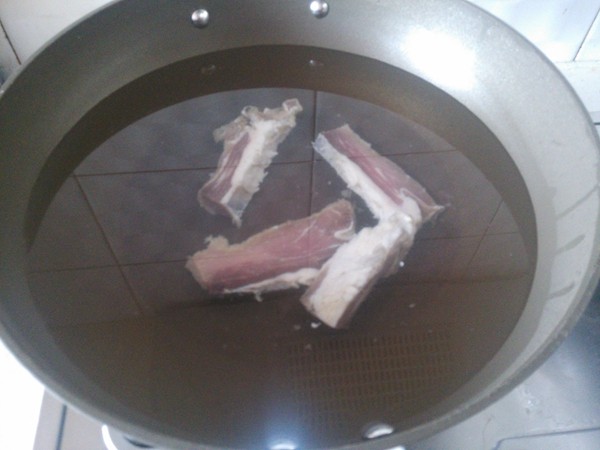 柿子椒炒腊肉步骤2