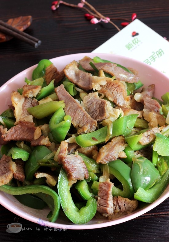 柿子椒炒腊肉步骤9