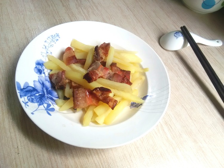 土豆炒腊肉步骤6