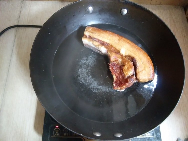 腊肉烧油豆腐步骤2