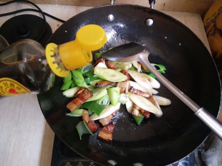 葱暴腊肉步骤6