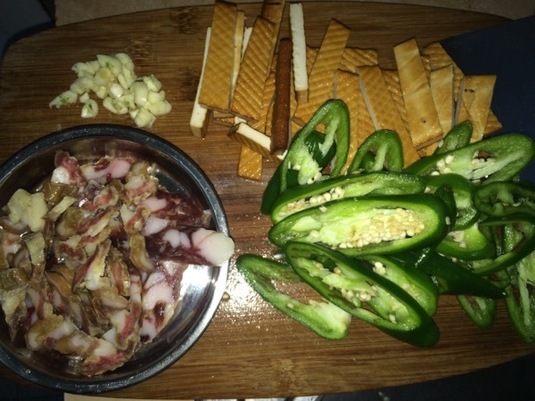 辣椒豆干炒腊肉（腊肠步骤1