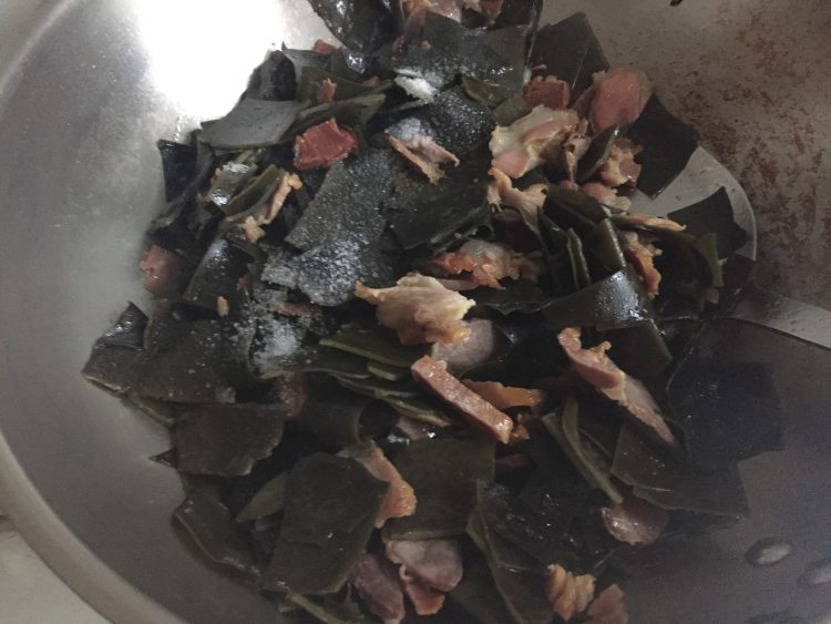 腊肉炒海带步骤9