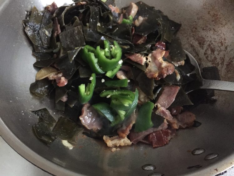 腊肉炒海带步骤10