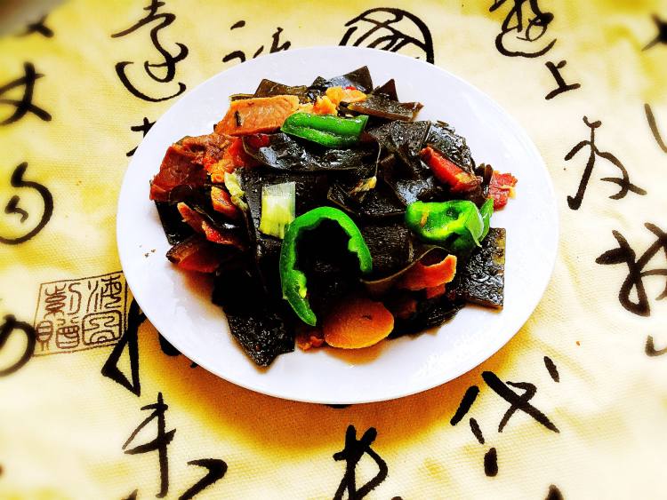 腊肉炒海带步骤11