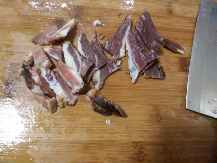 红薯粉条炖腊肉步骤3