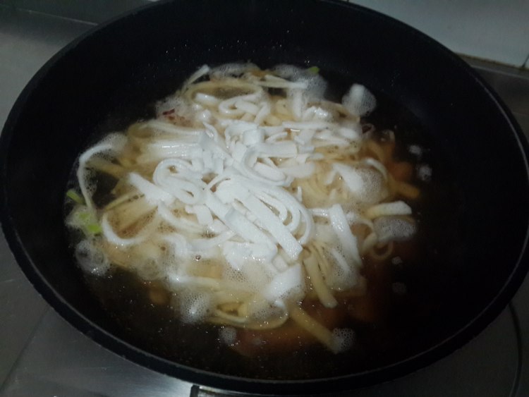 腊肉豆皮汤步骤6