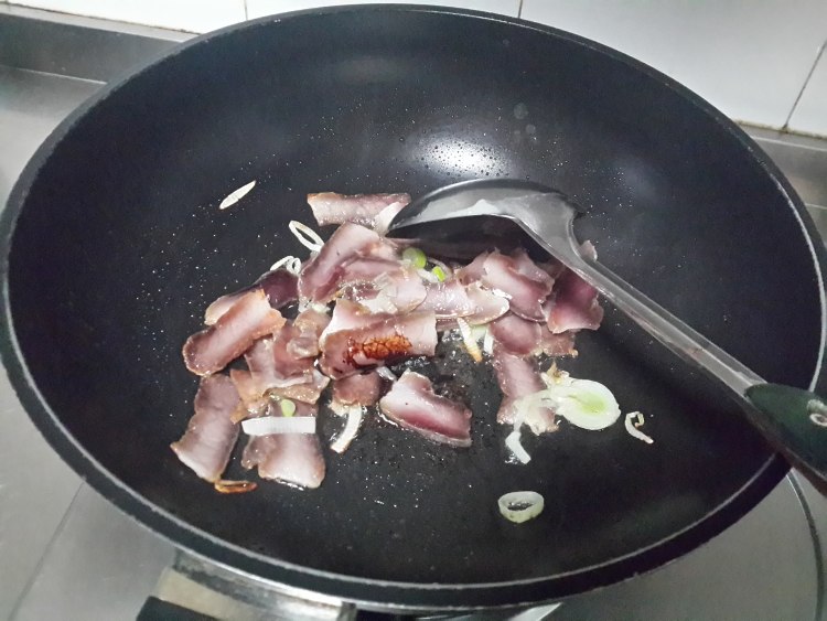 腊肉豆皮汤步骤4
