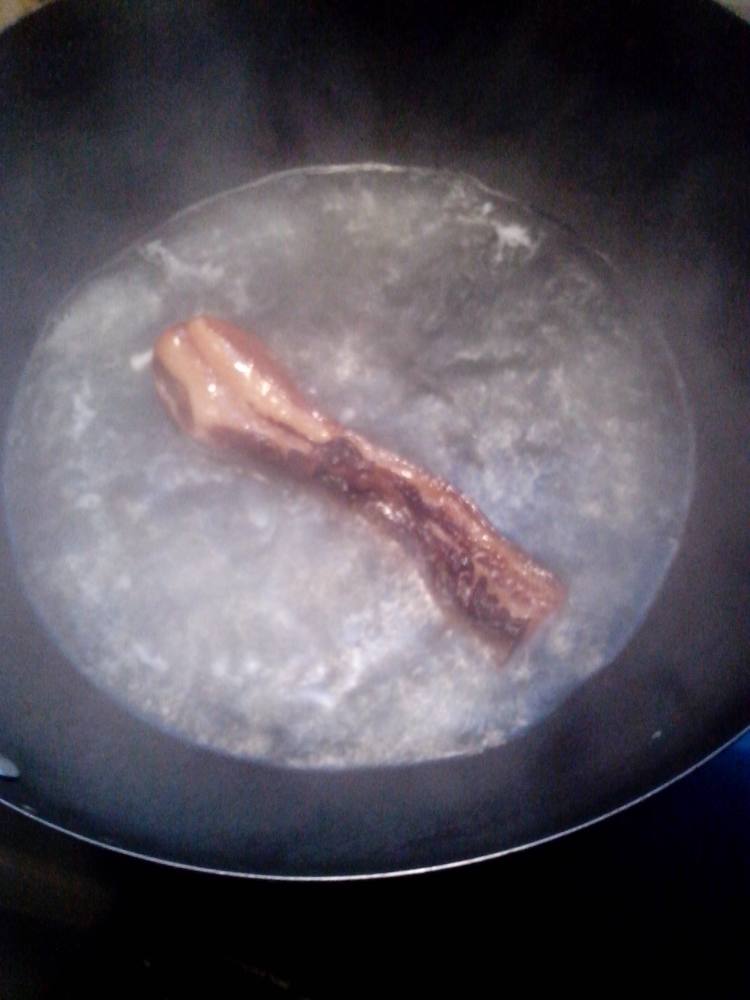 杏鲍菇腊肉饭步骤1