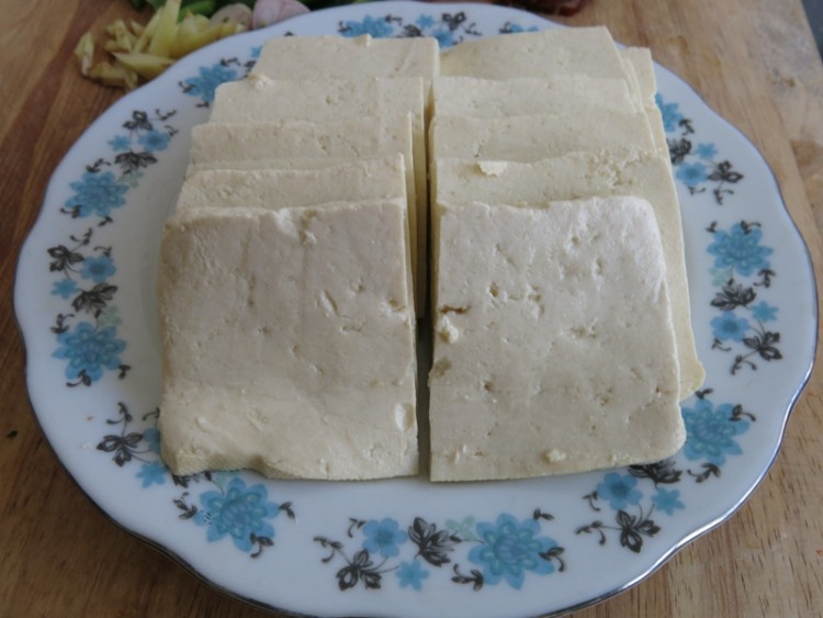 腊肉彩椒煎豆腐步骤3