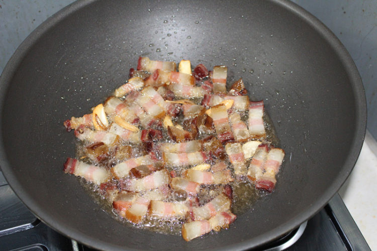 腊肉莴笋丁步骤5