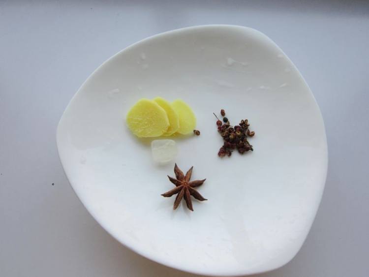 干豇豆烧腊肉步骤6