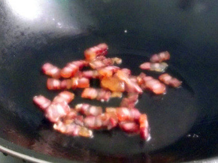 腊肉炒莙达菜步骤3