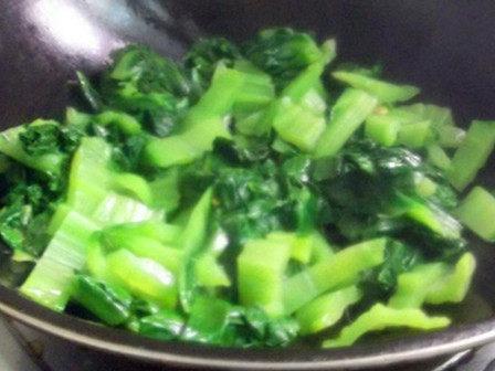 腊肉炒莙达菜步骤4