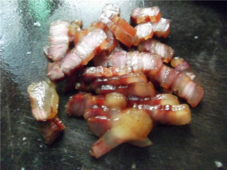腊肉炒莙达菜步骤2