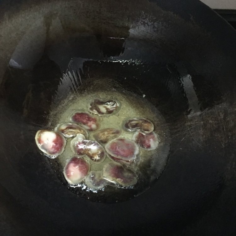 蒜苔腊肉小炒步骤2