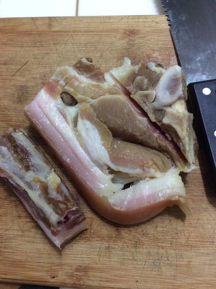 煮腊肉步骤1