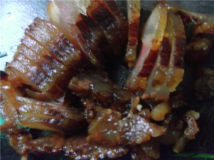 黄瓜圆椒炒腊肉步骤3