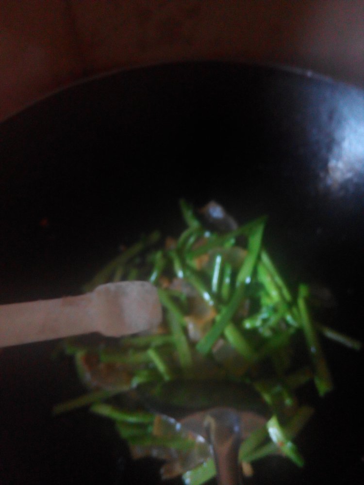 腊肉炒芥蓝步骤7