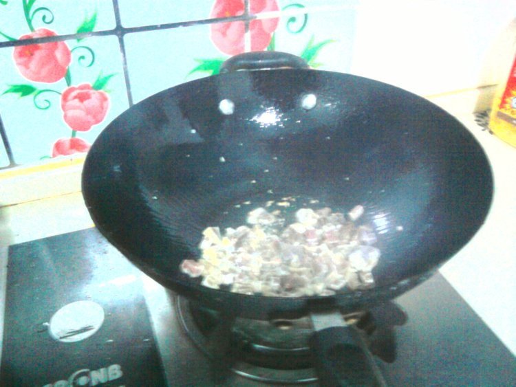 腊肉青菜胡萝卜饭步骤6