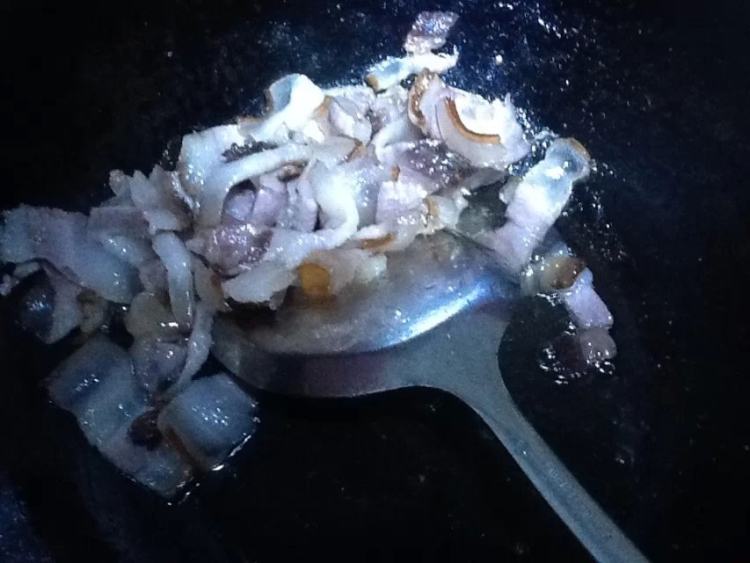 苦瓜炒腊肉步骤4